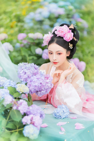 和别人一起干妻子绿帽